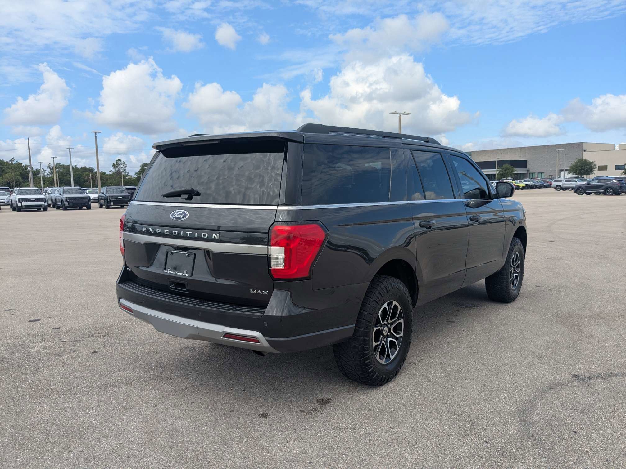 Used 2024 Ford Expedition Max XLT AWD/4WD image 5