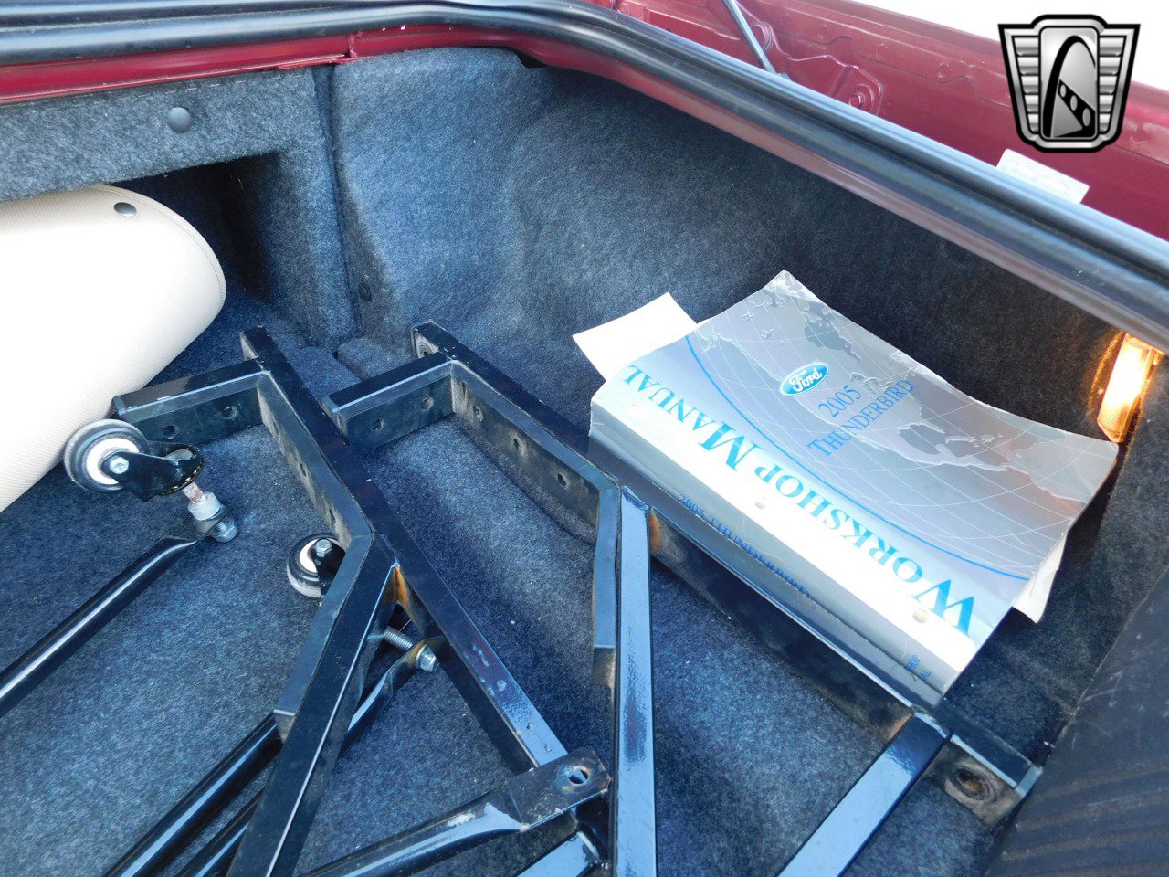Used 2004 Ford Thunderbird image 14