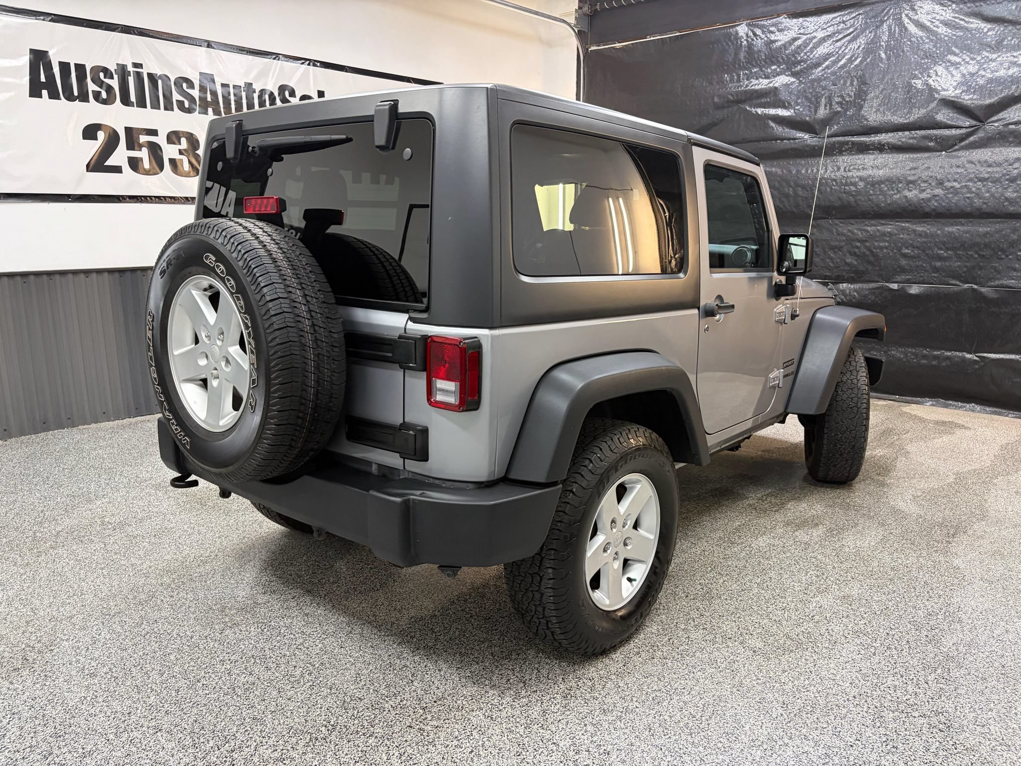 Used 2017 Jeep Wrangler Sport w/ Quick Order Package 24S AWD/4WD image 3