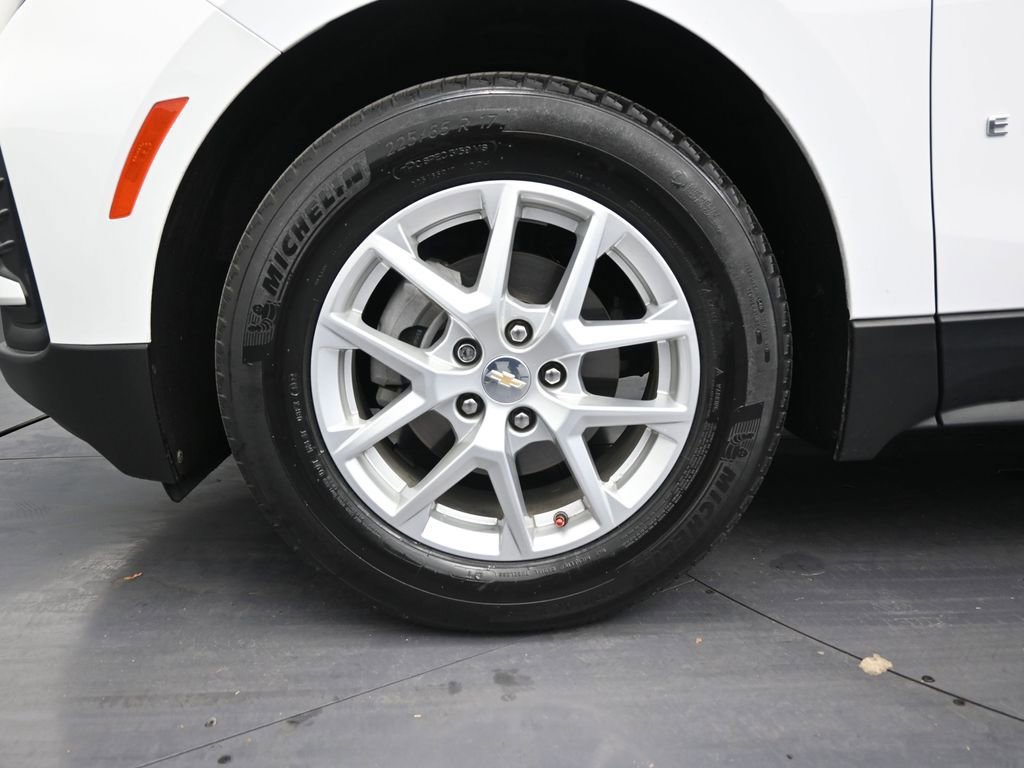 Used 2023 Chevrolet Equinox LS image 9