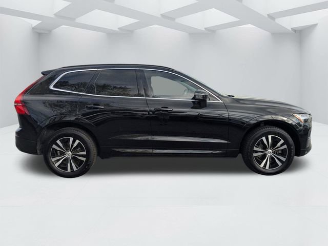 Used 2023 Volvo XC60 B5 Core image 3