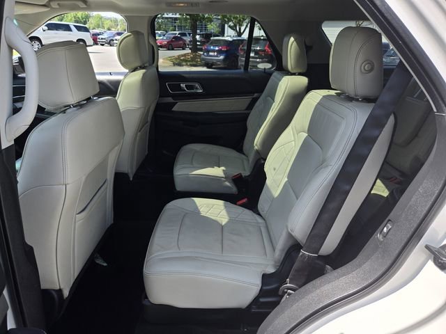 Used 2016 Ford Explorer Platinum image 11