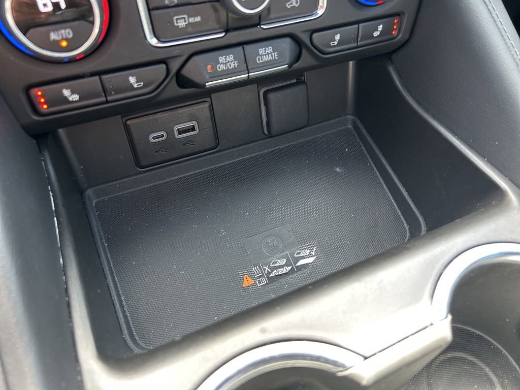 Used 2024 Chevrolet Suburban Z71 w/ Luxury Package AWD/4WD image 31