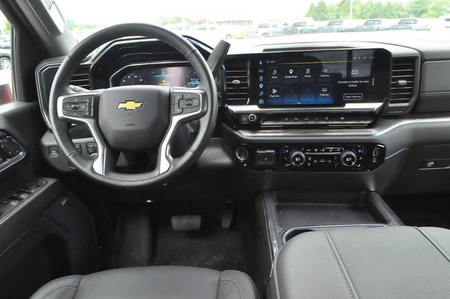 Used 2024 Chevrolet Silverado 2500 LTZ w/ LTZ Convenience Package AWD/4WD image 18