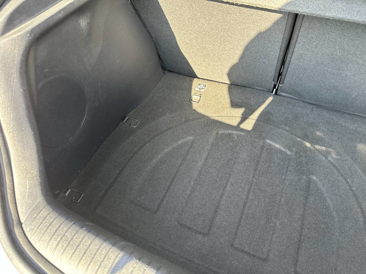 Used 2013 Hyundai Veloster w/ Style Pkg image 34