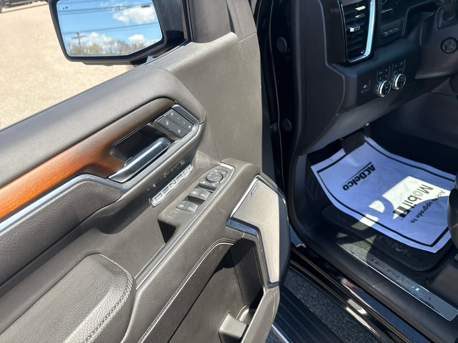 Certified 2024 GMC Sierra 1500 Denali w/ Denali Reserve Package AWD/4WD image 14