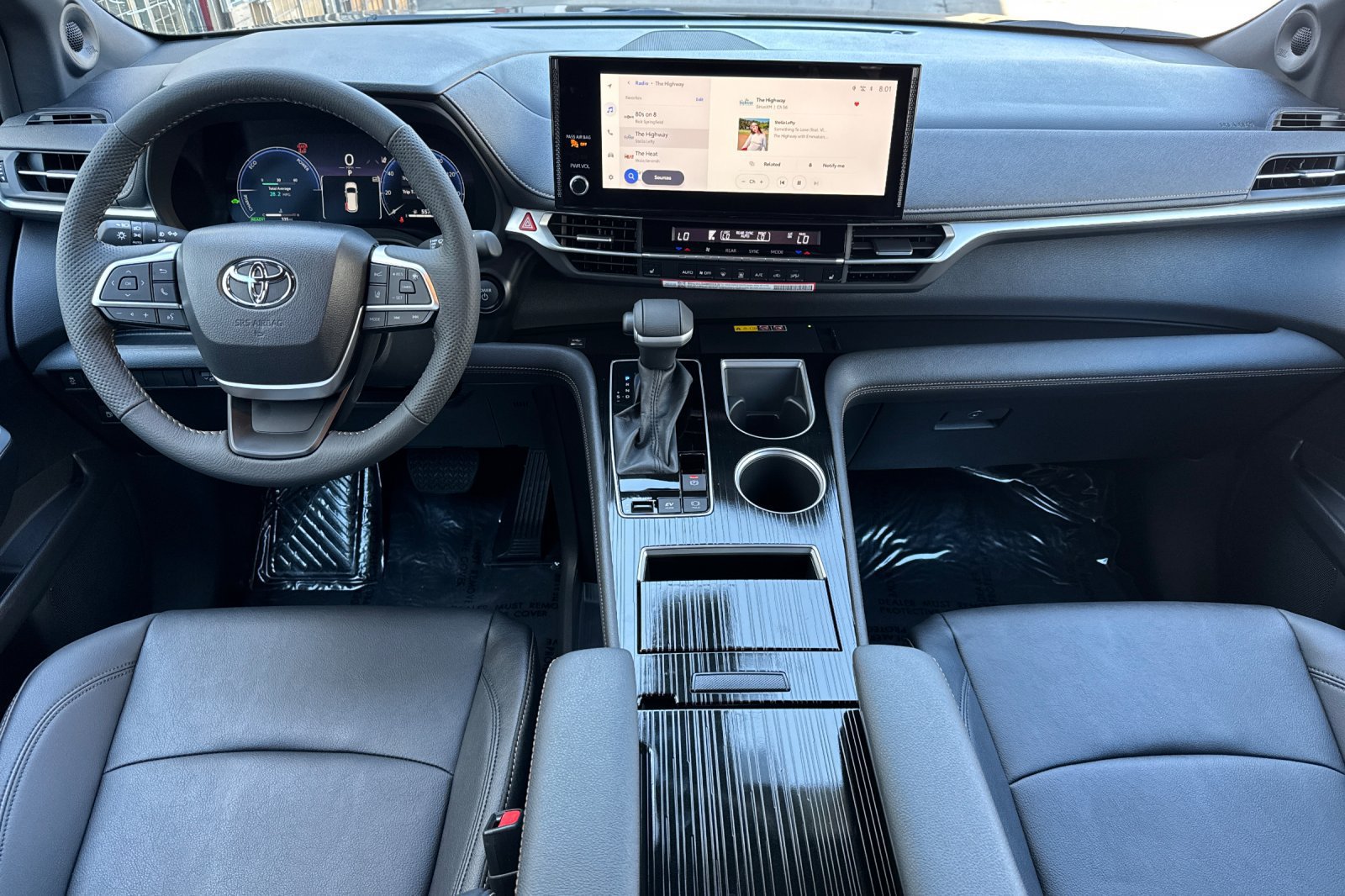 Certified 2026 Toyota Sienna XLE Woodland Edition AWD/4WD image 18