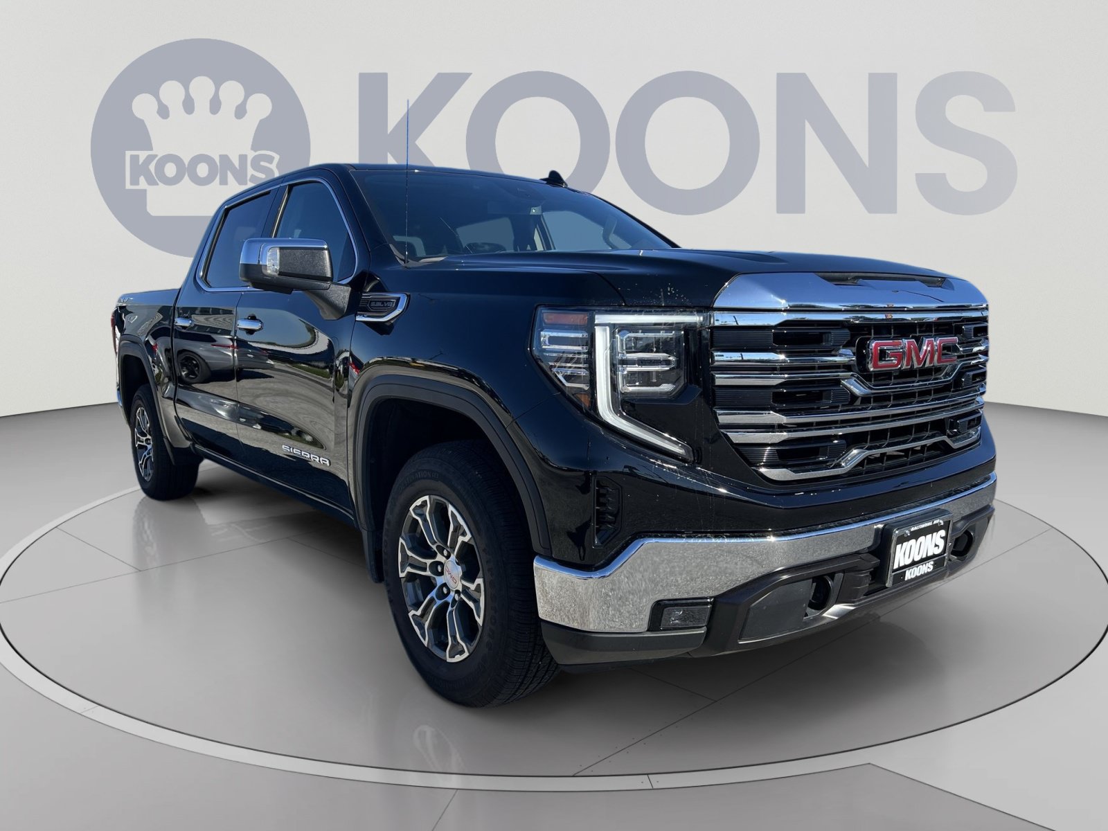 Used 2025 GMC Sierra 1500 SLT AWD/4WD image 10