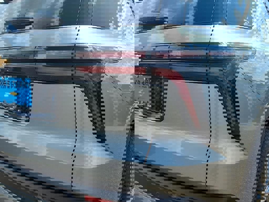 New 2026 Chevrolet Traverse LT w/ Enhanced Driving Package image 8