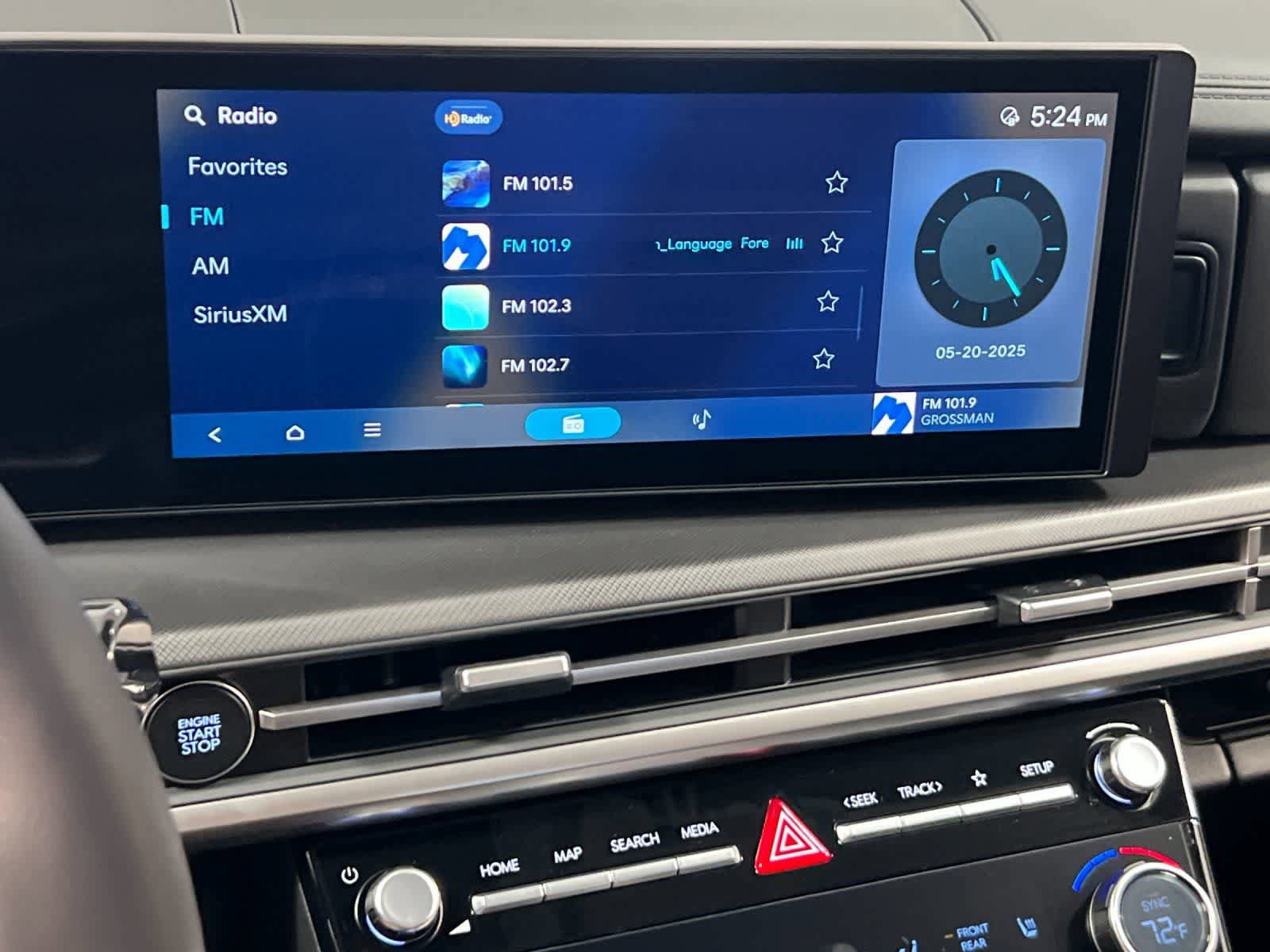 New 2025 Hyundai Santa Fe SEL FWD image 18