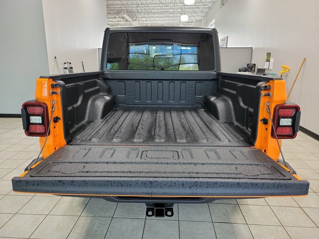 New 2025 Jeep Gladiator Sport AWD/4WD image 8