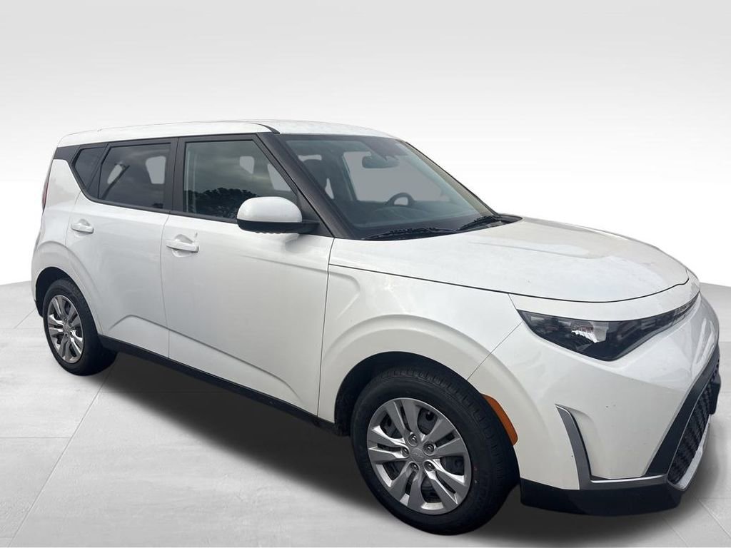 Certified 2023 Kia Soul LX image 11