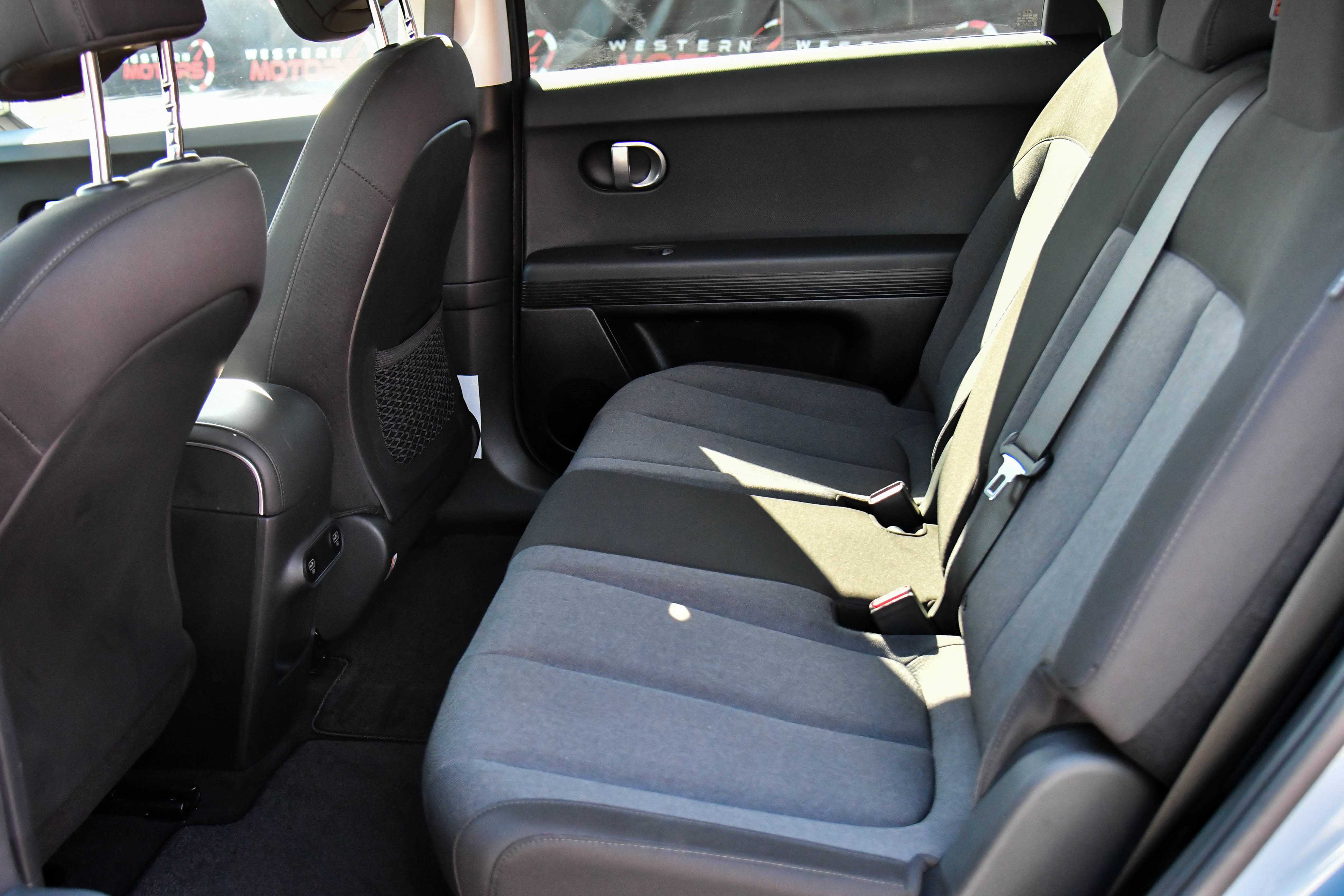 Used 2024 Hyundai Ioniq 5 SE image 37