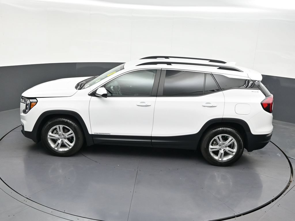 Used 2024 GMC Terrain SLE w/ Driver Convenience Package FWD image 18