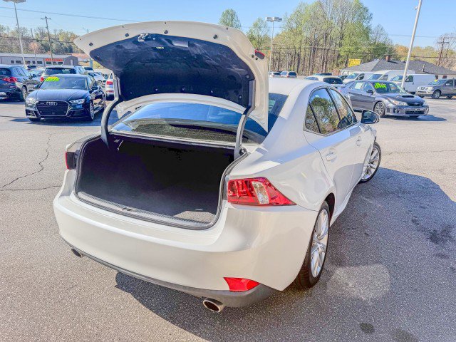 Used 2016 Lexus IS 200t image 12