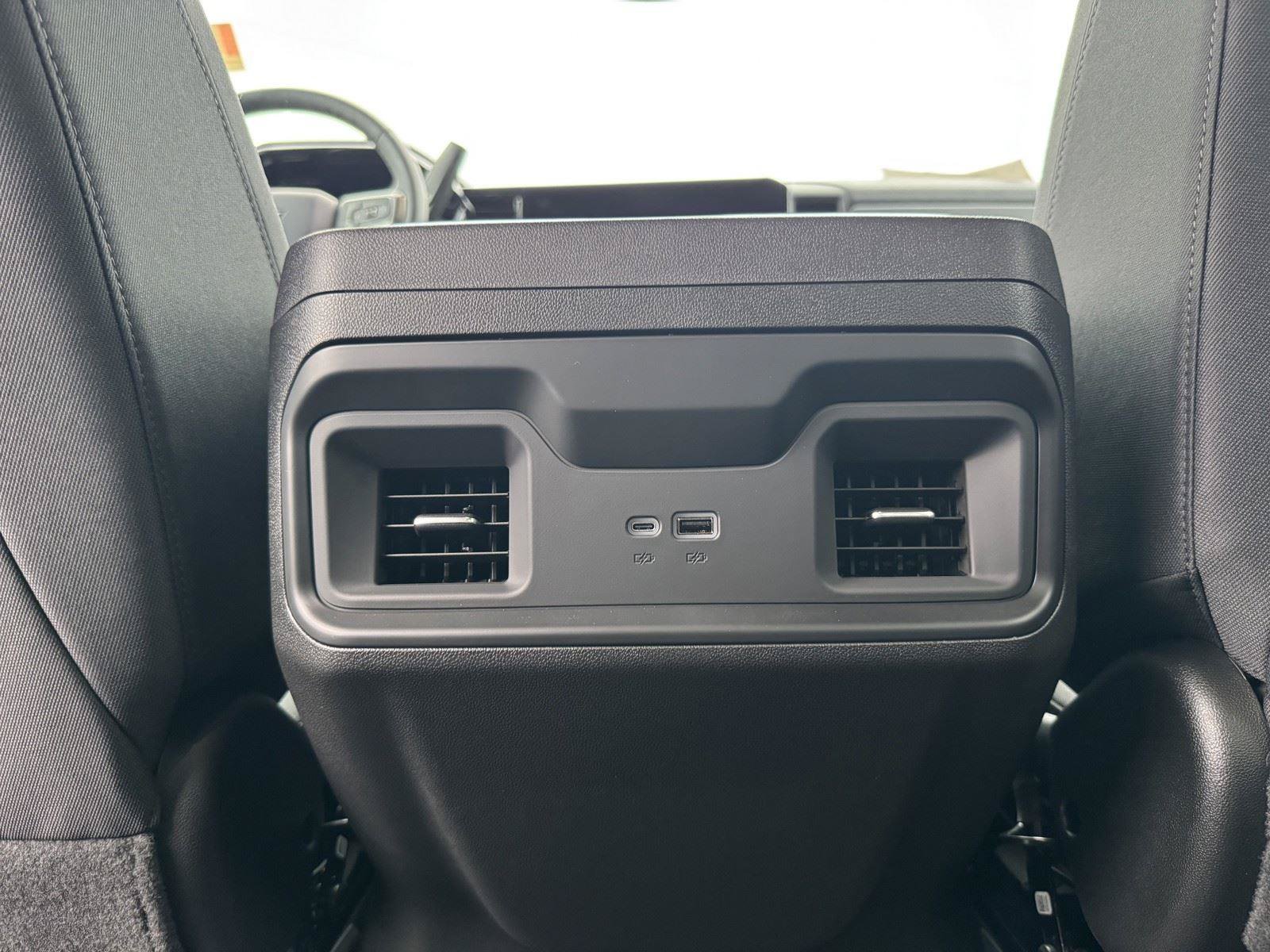 Used 2025 Chevrolet Silverado 2500 LT w/ Convenience Package AWD/4WD image 33