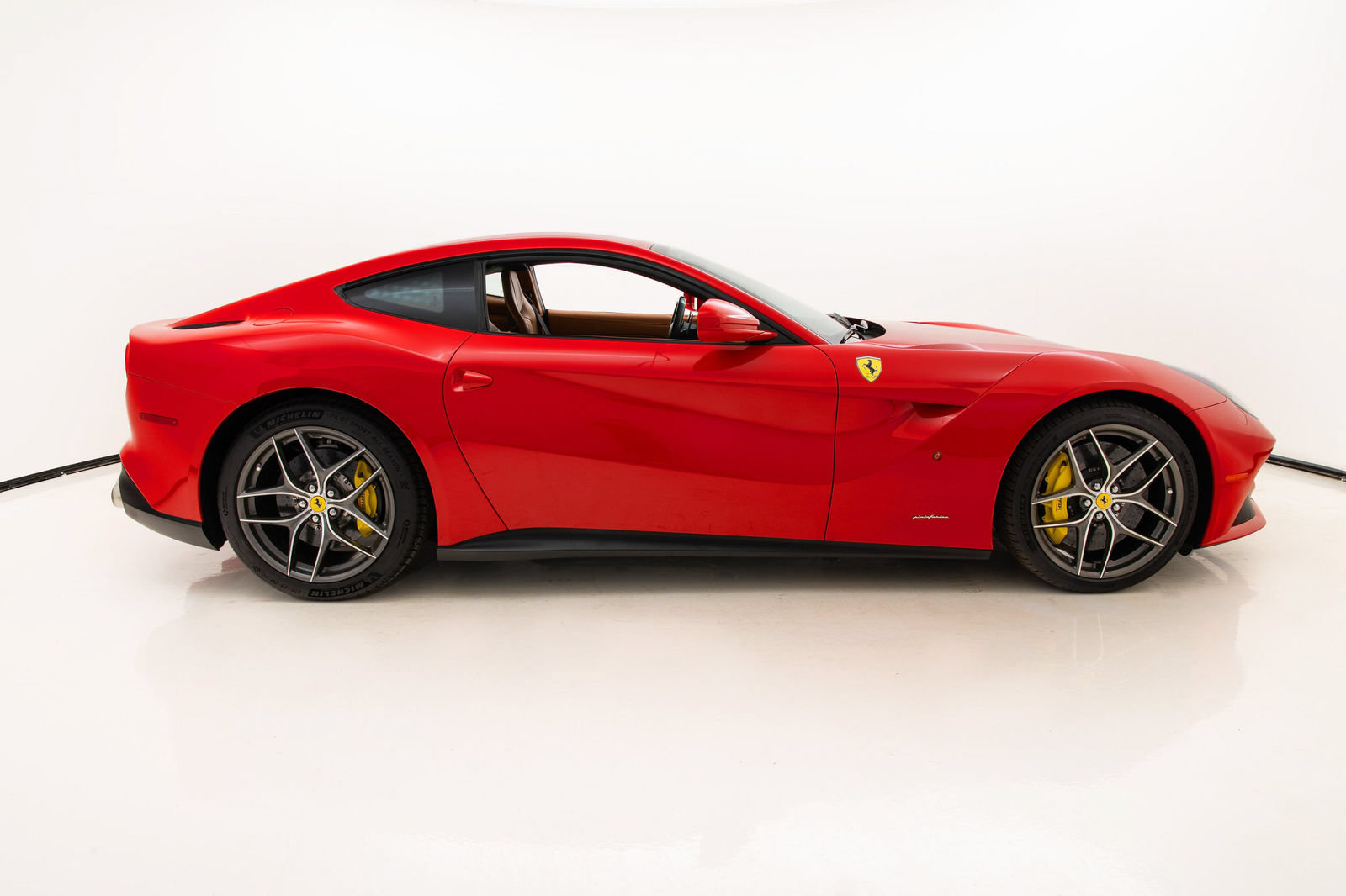 Certified 2015 Ferrari F12 Berlinetta RWD image 3