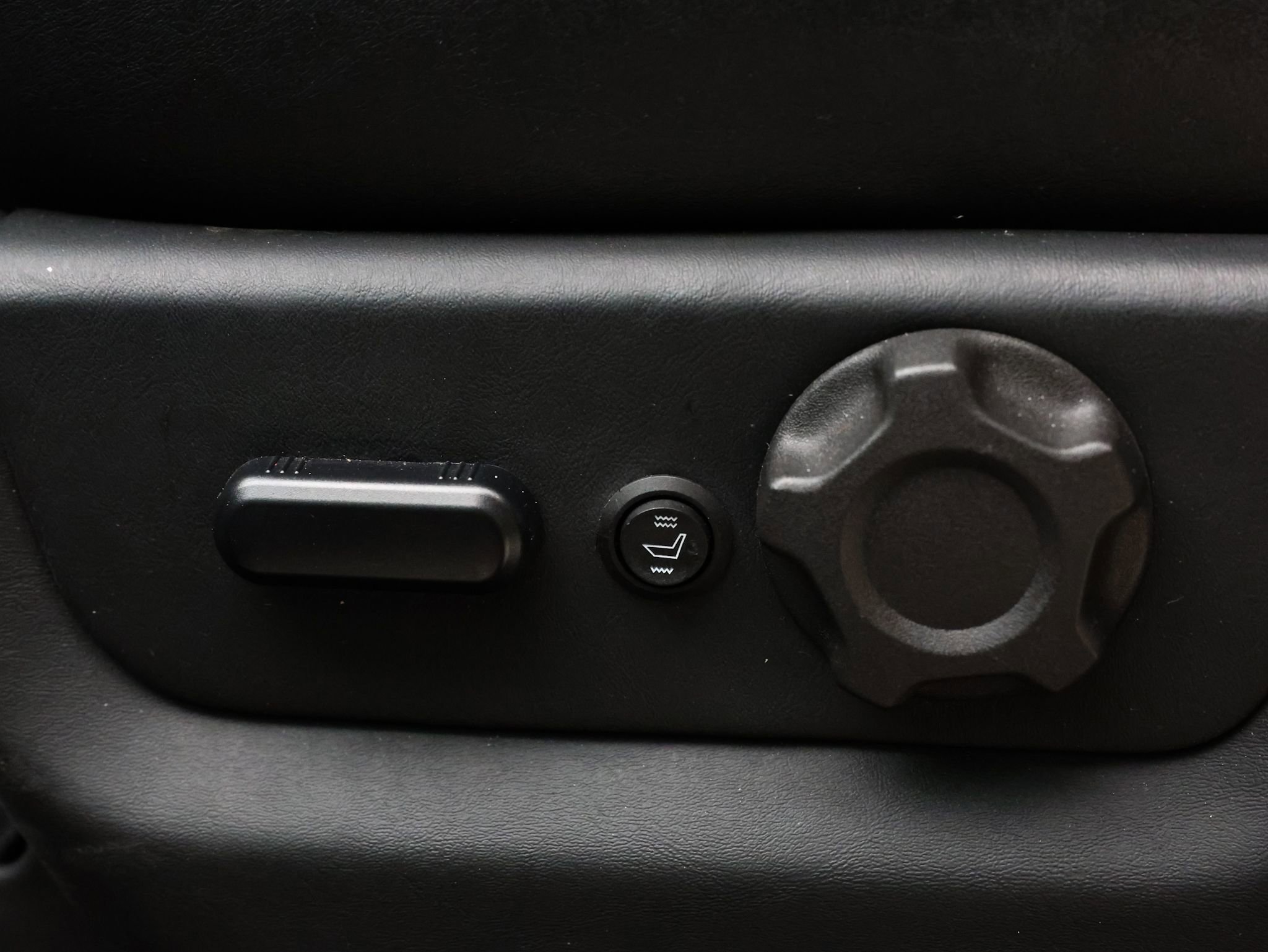 Used 2016 Ford F450 XLT w/ XLT Interior Package image 19