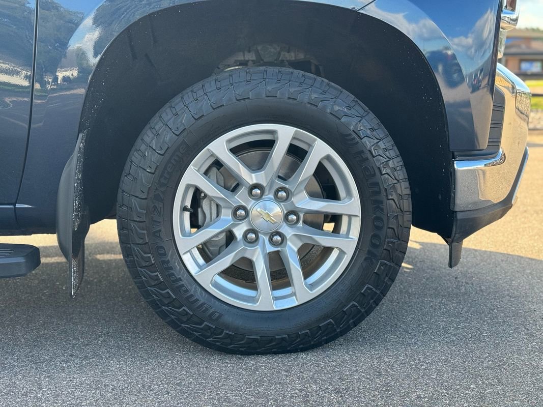 Used 2020 Chevrolet Silverado 1500 LTZ w/ LTZ Convenience Package image 10