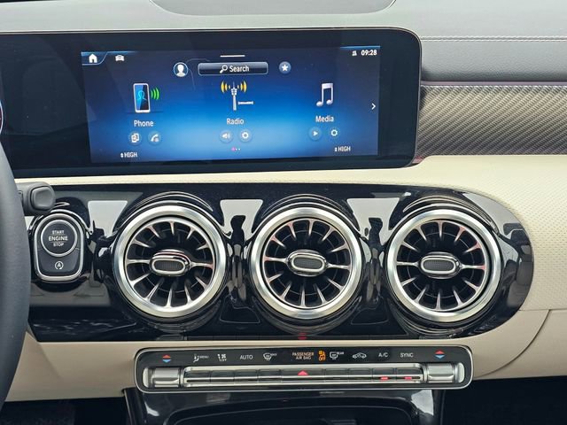 Certified 2025 Mercedes-Benz CLA 250 4MATIC image 39