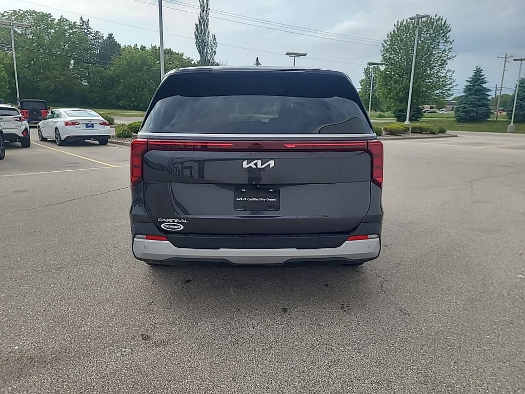 Certified 2025 Kia Carnival FWD image 6