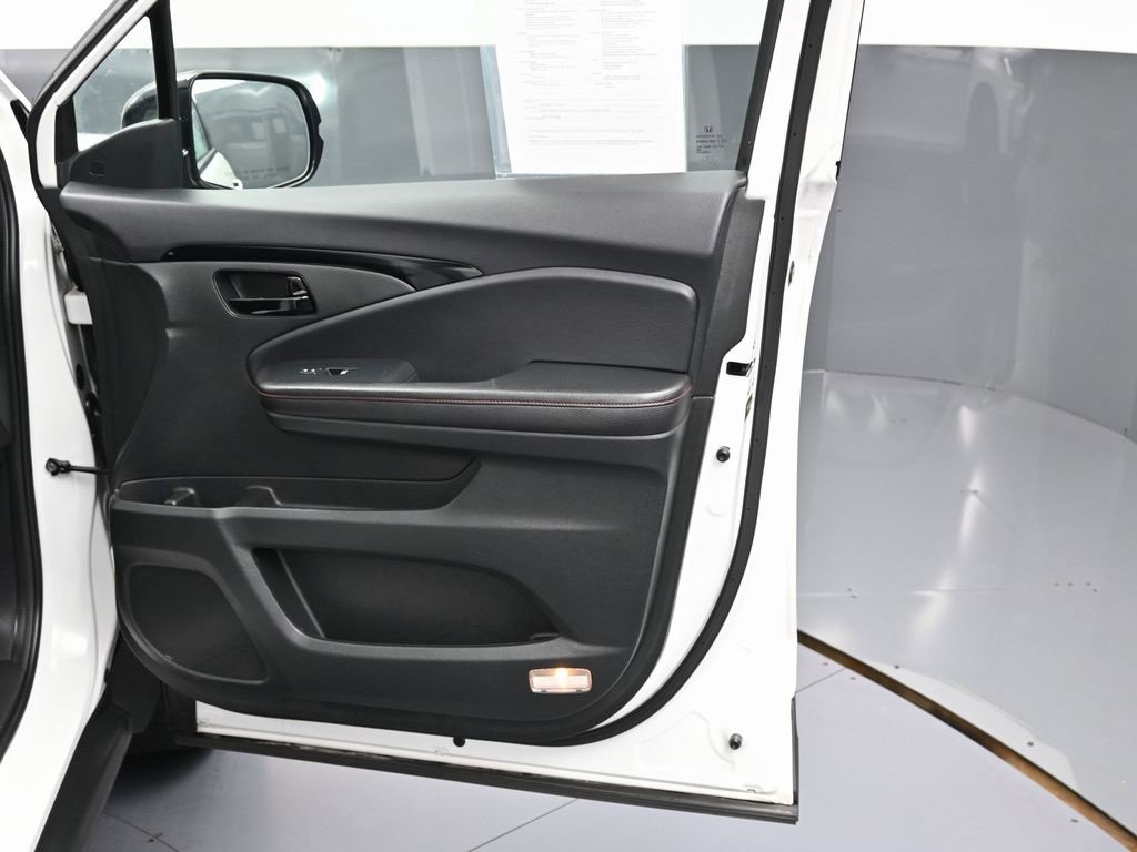 Used 2024 Honda Passport Black Edition image 38
