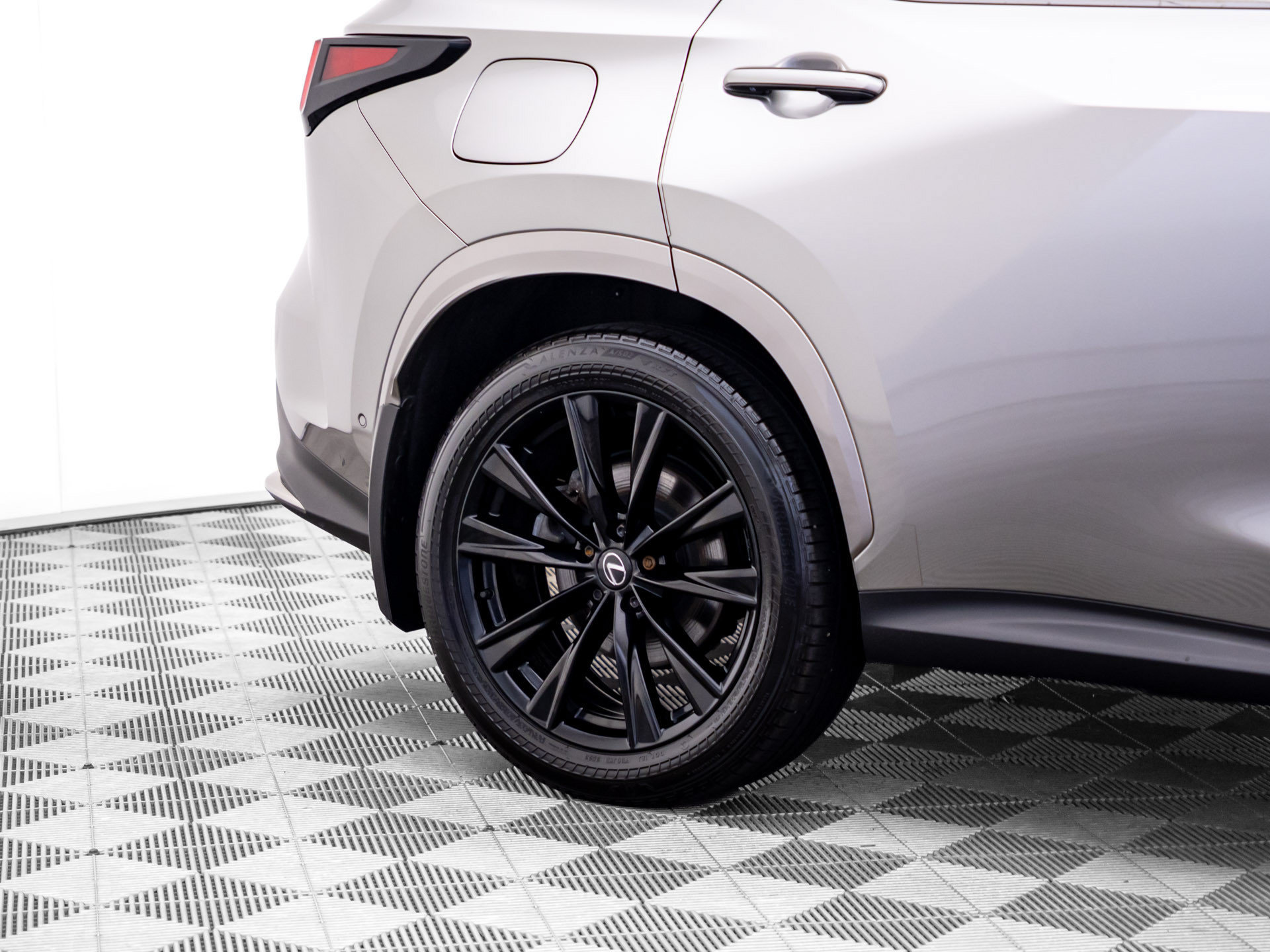 Used 2025 Lexus NX 450h+ F Sport w/ Accessory Package (2T) AWD/4WD image 32