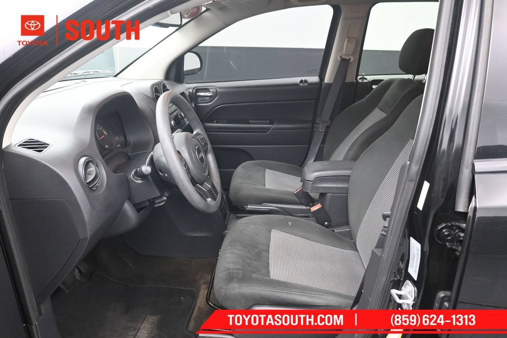 Used 2017 Jeep Compass Sport w/ Power Value Group FWD image 9