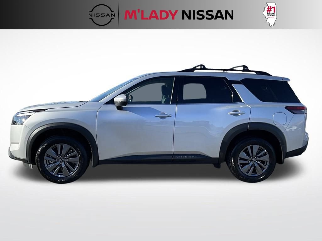 Used 2025 Nissan Pathfinder SV w/ SV Premium Package image 7