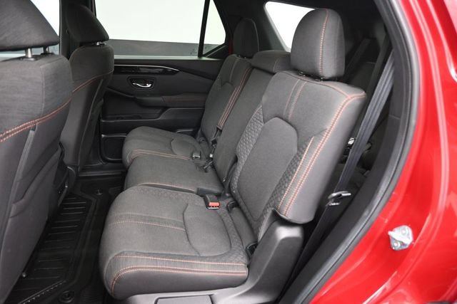 Used 2025 Honda Pilot Sport image 23