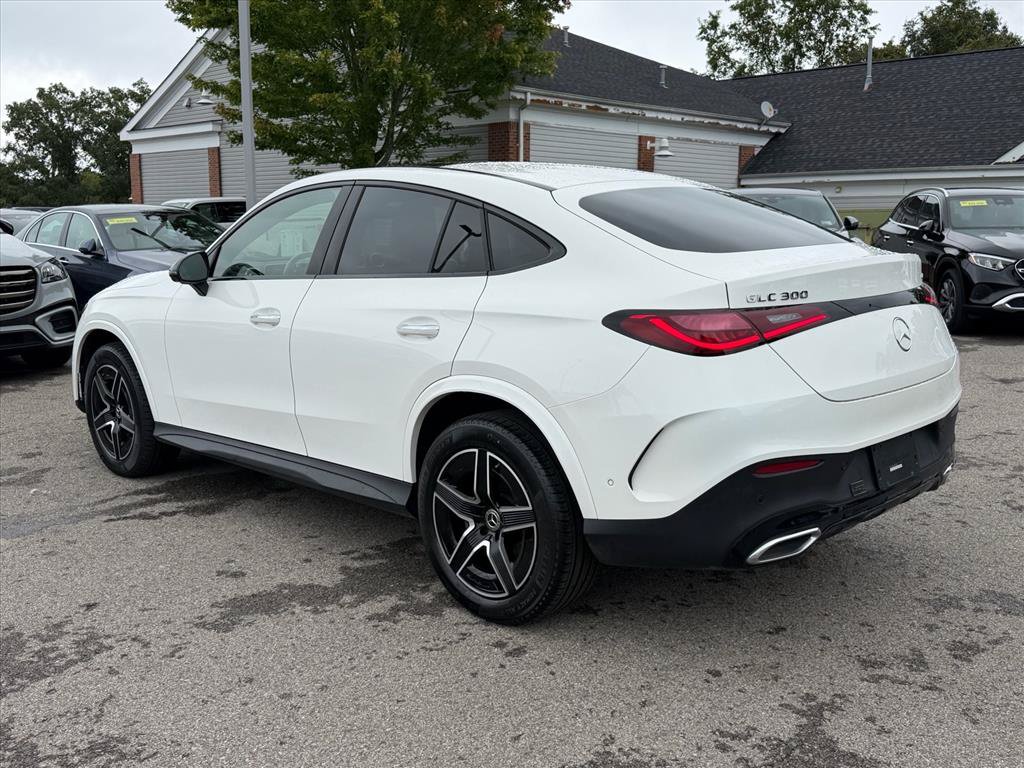 Used 2025 Mercedes-Benz GLC 300 4MATIC image 5