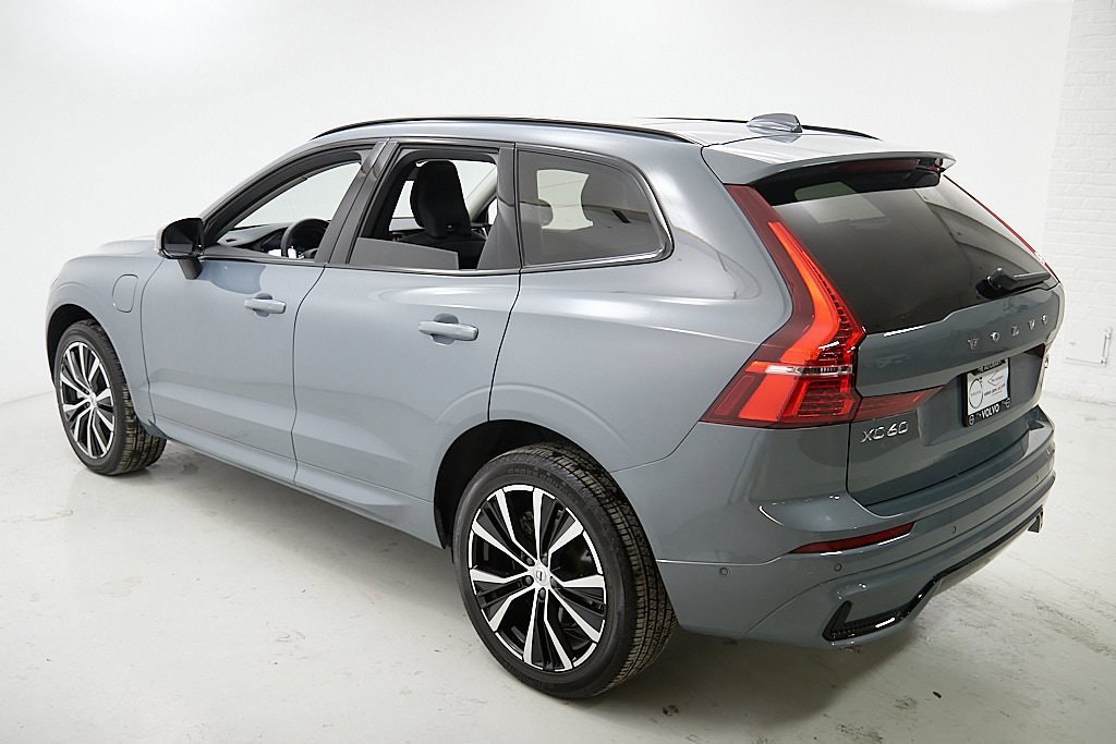 Certified 2023 Volvo XC60 T8 Plus w/ Climate Package image 7
