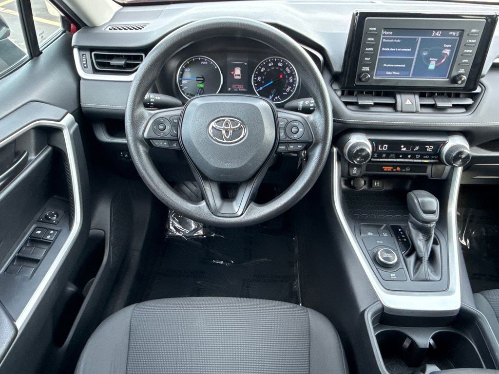 Used 2019 Toyota RAV4 LE w/ Carpet Mat Package AWD/4WD image 17