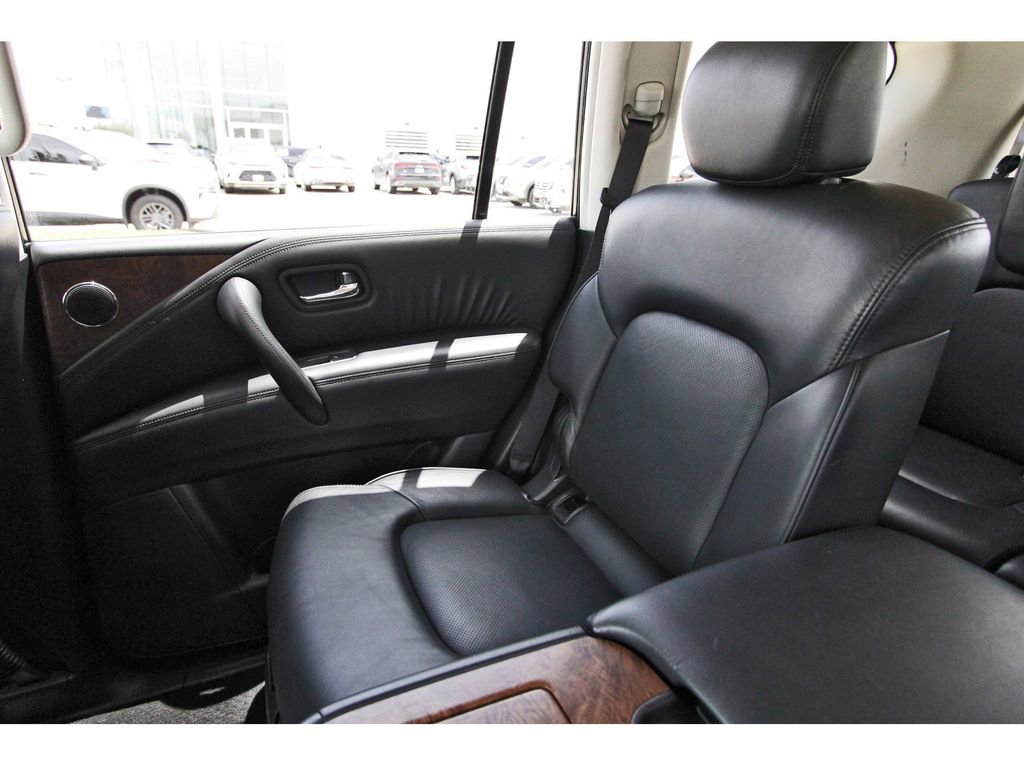 Used 2024 Nissan Armada SL w/ Captain's Chairs Package AWD/4WD image 9