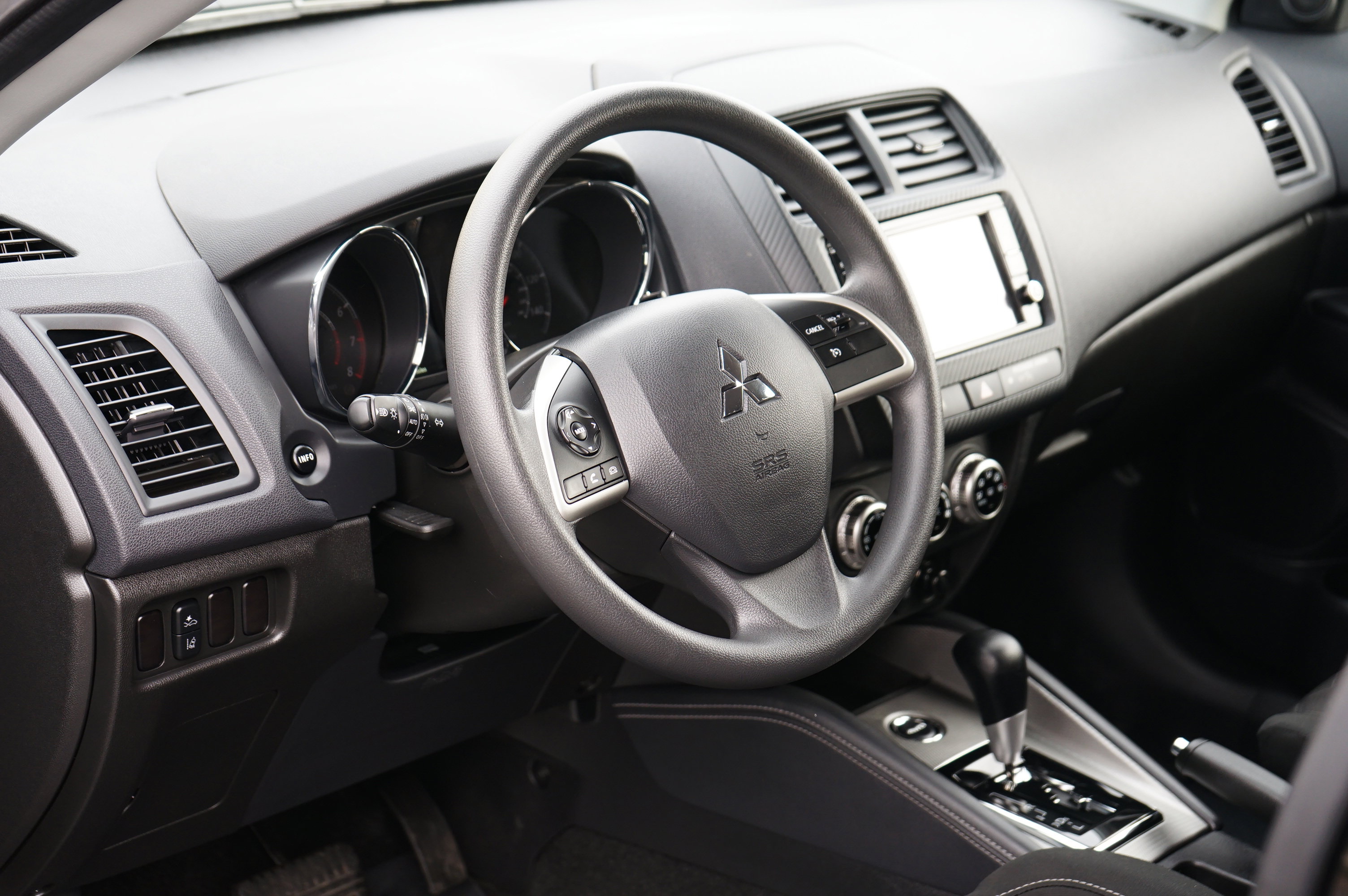 Used 2025 Mitsubishi Outlander Sport ES image 13