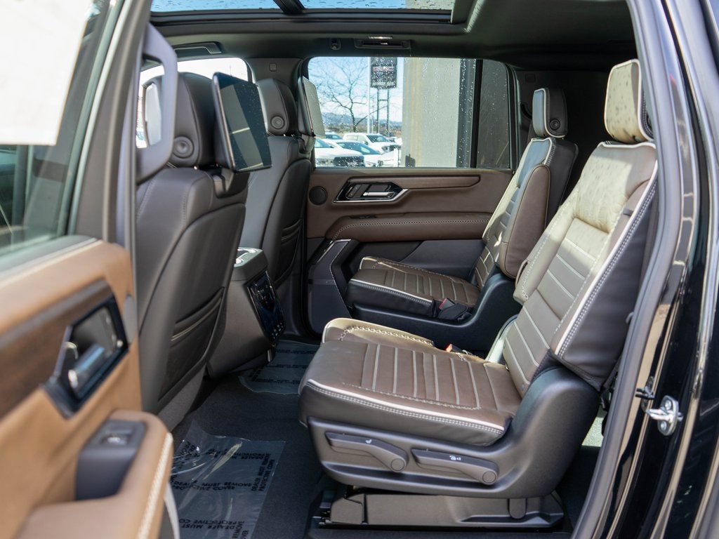 New 2026 GMC Yukon XL Denali Ultimate AWD/4WD image 14