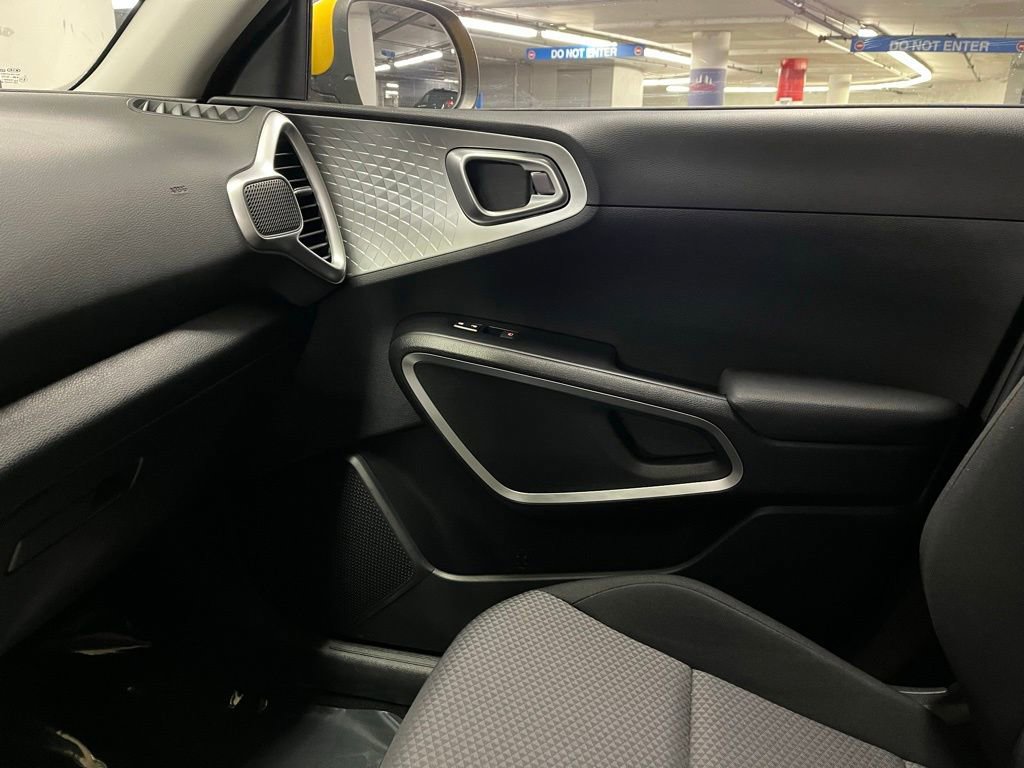 Used 2020 Kia Soul LX image 25