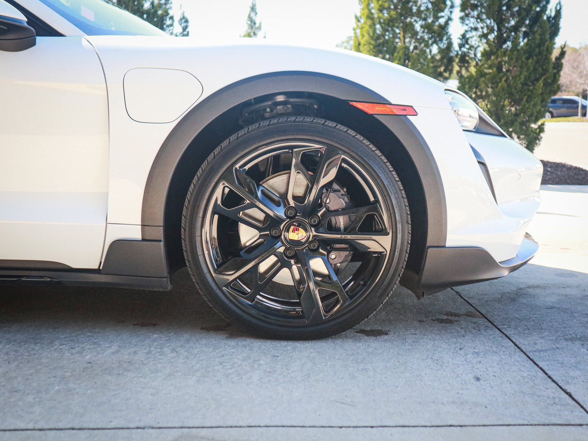 Used 2023 Porsche Taycan 4 Cross Turismo w/ Premium Package image 12