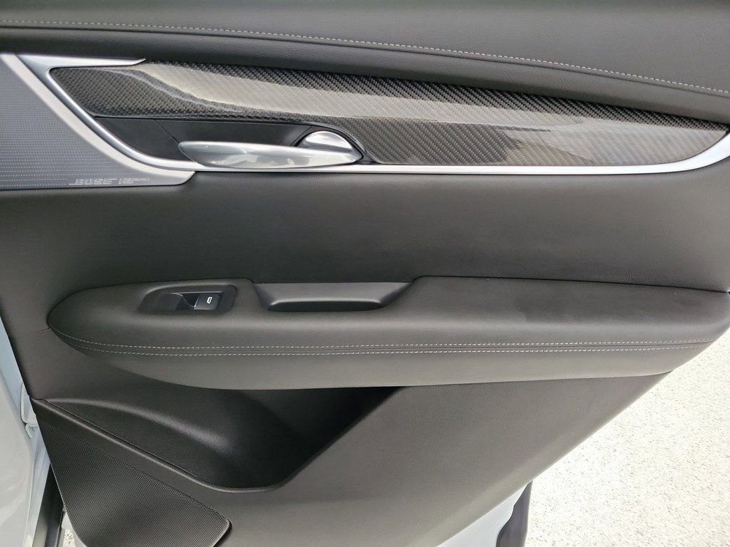 Certified 2024 Cadillac XT6 Sport w/ LPO, Onyx Lite Package image 23