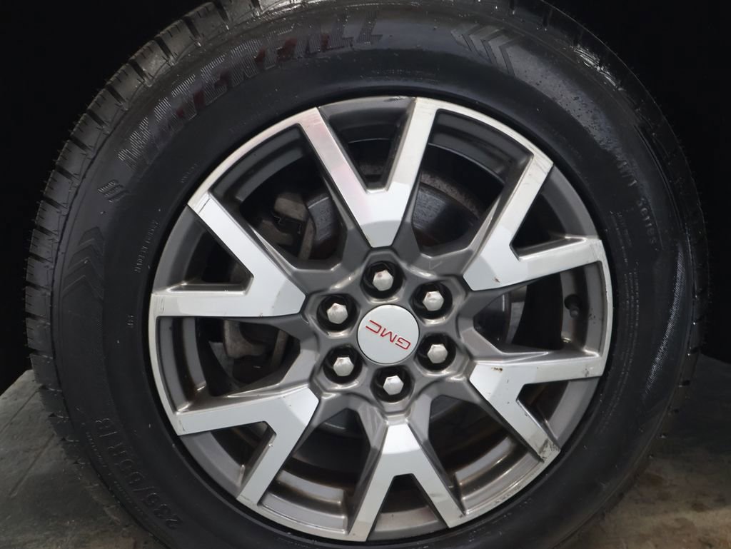 Used 2020 GMC Acadia SLE w/ Driver Convenience Package FWD image 31