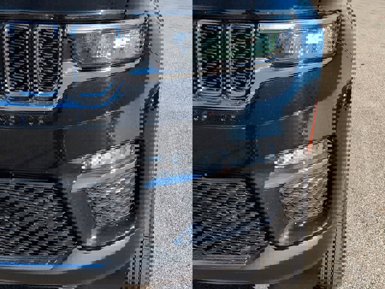 Used 2022 Jeep Grand Cherokee Limited image 10