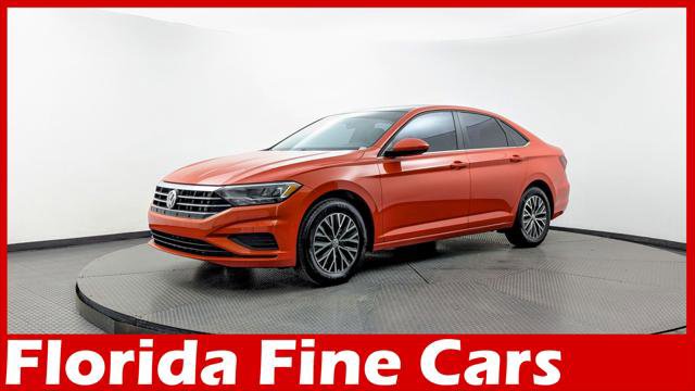 Used 2020 Volkswagen Jetta SE image 1