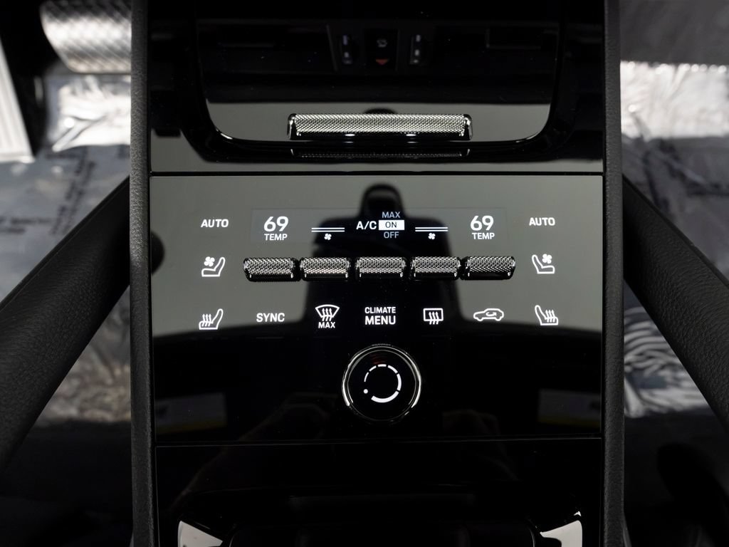 New 2026 Porsche Cayenne Coupe AWD/4WD image 32