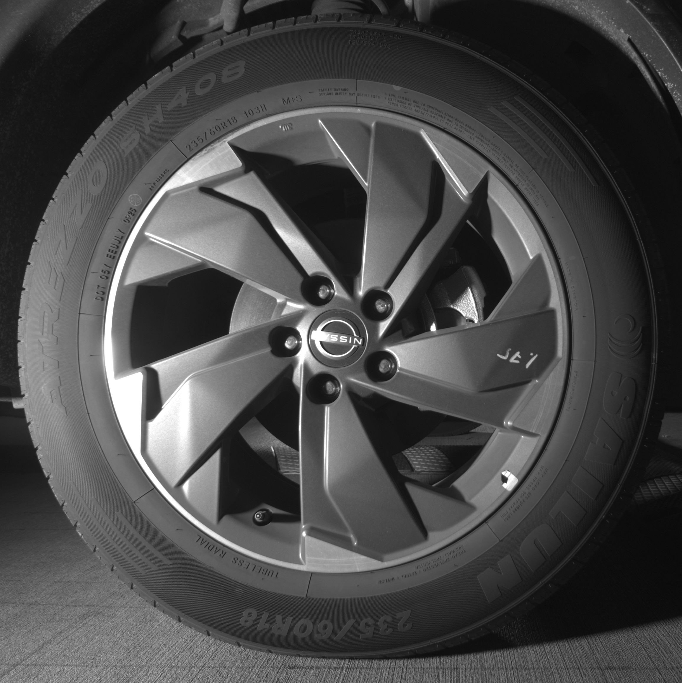 Used 2025 Nissan Rogue SV FWD image 13