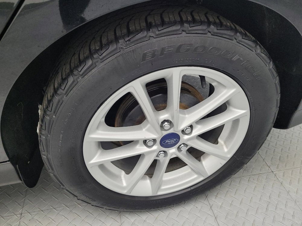 Used 2016 Ford Focus SE FWD image 31