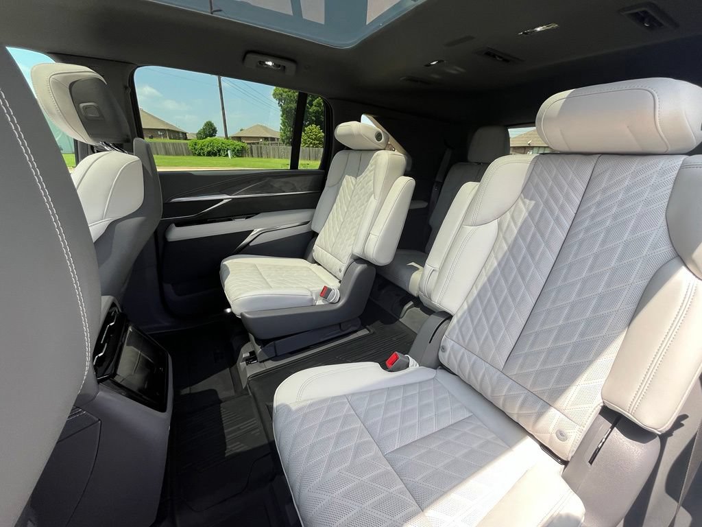 New 2026 Cadillac Escalade IQ Sport 1 w/ LPO, ONYX Package AWD/4WD image 20