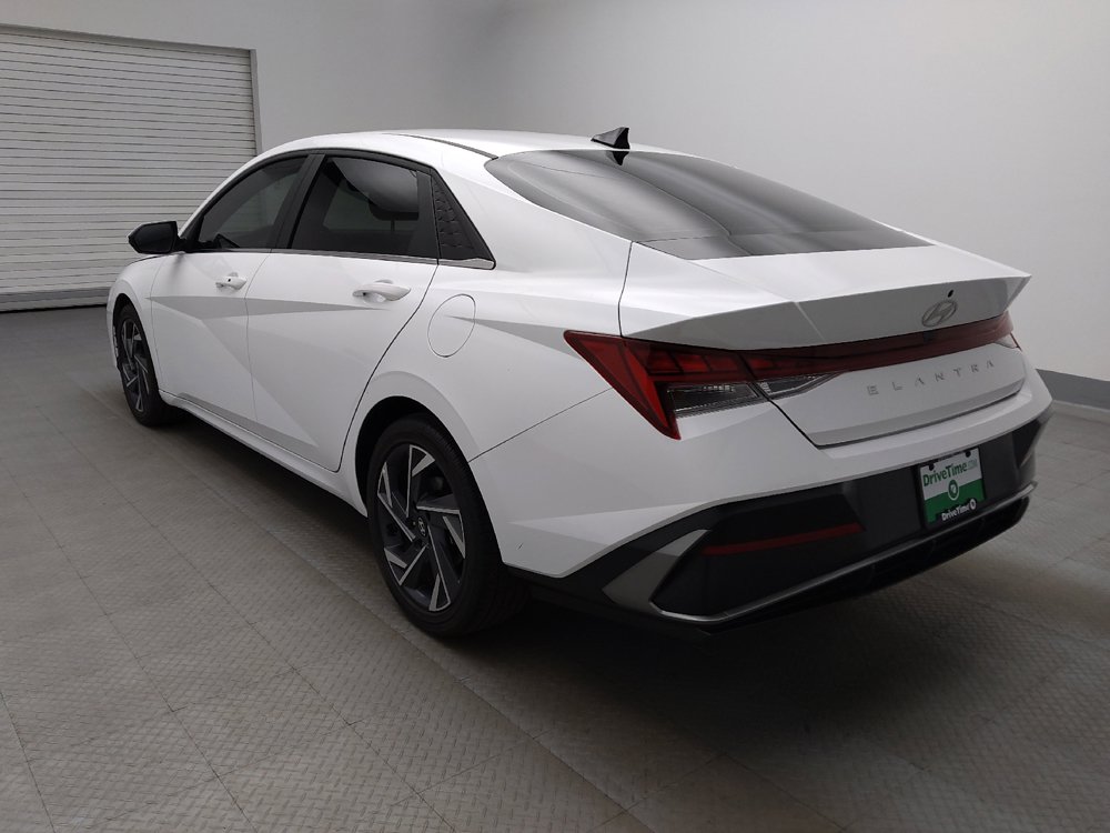Used 2025 Hyundai Elantra SEL FWD image 5