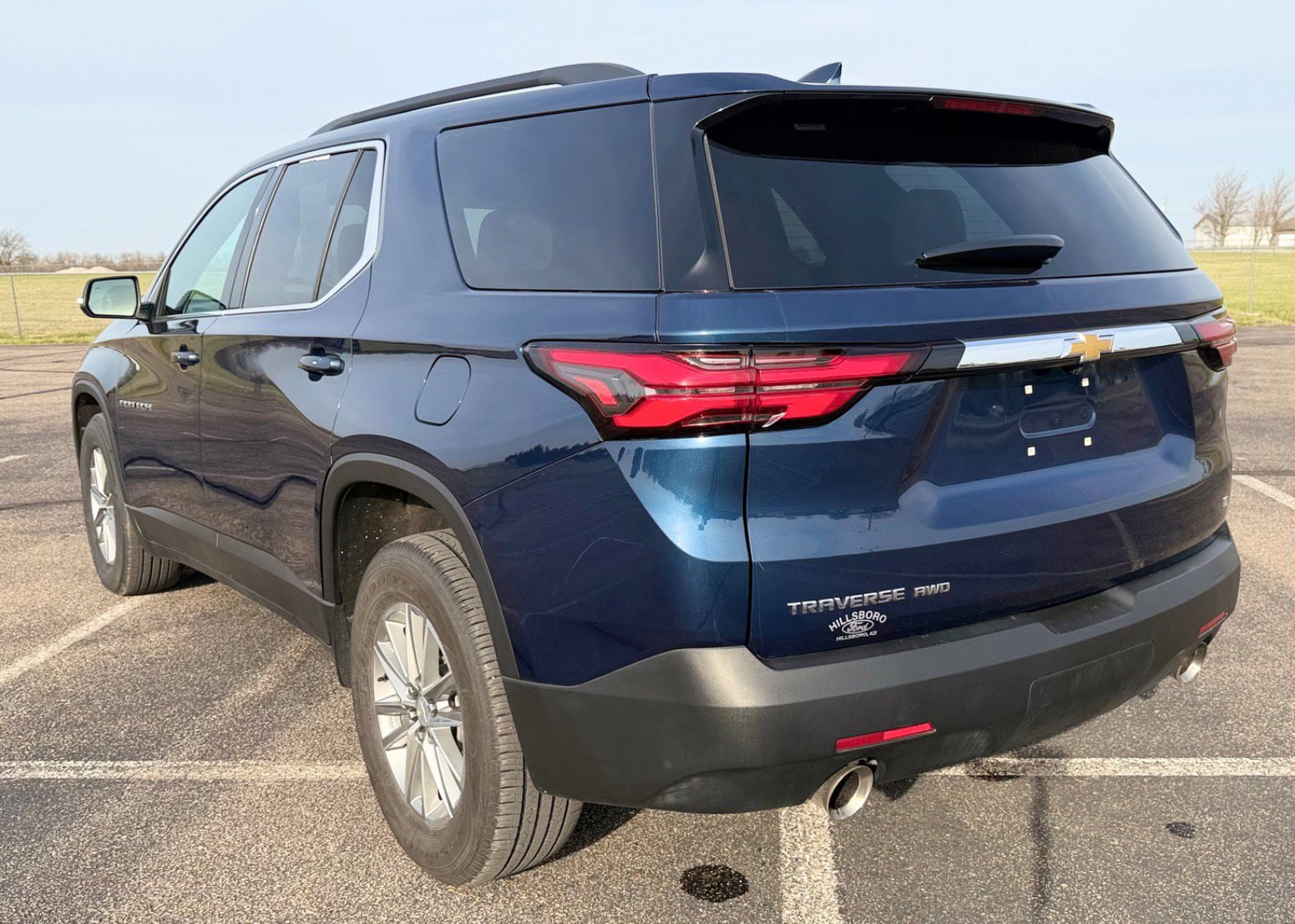 Used 2023 Chevrolet Traverse LT image 9