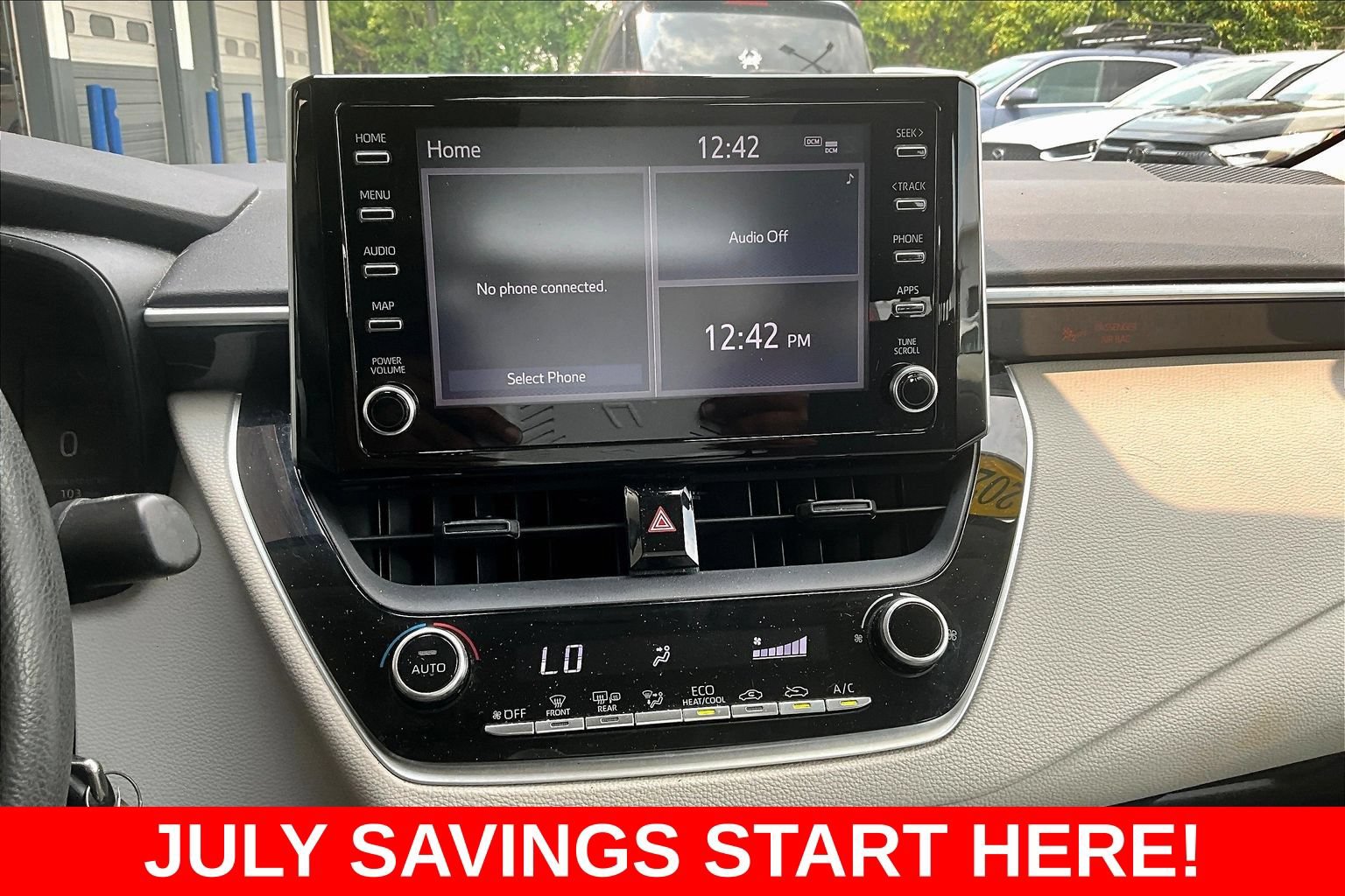 Used 2020 Toyota Corolla LE FWD image 15