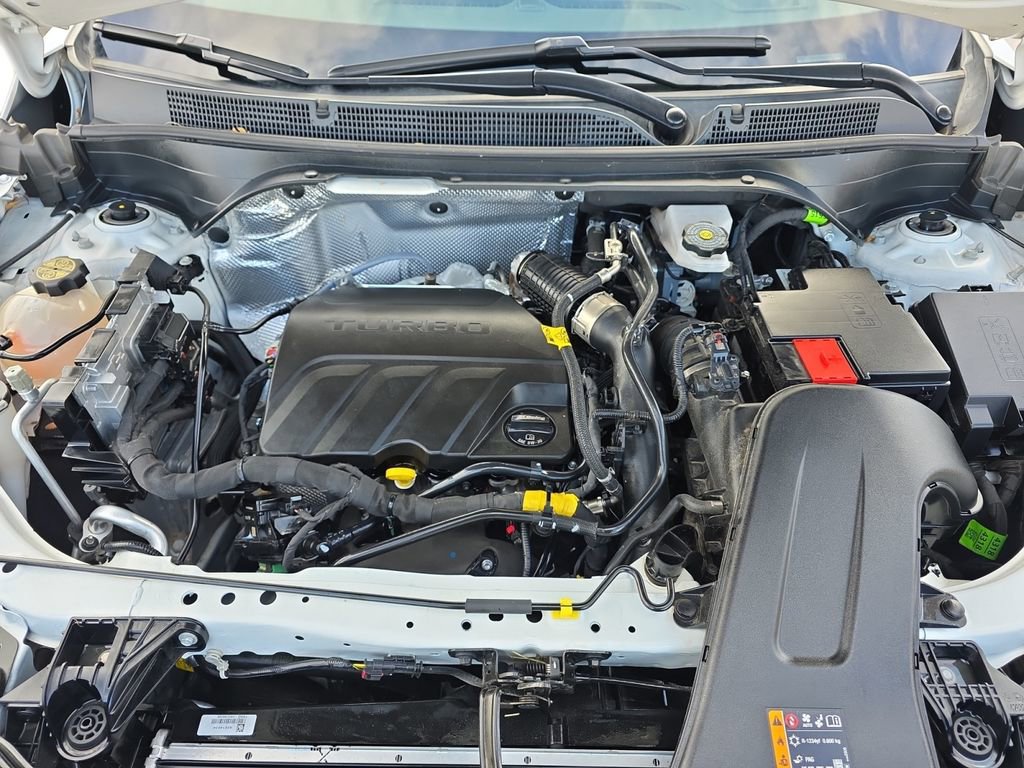 Used 2024 Buick Envista Preferred w/ Advanced Safety Package image 18